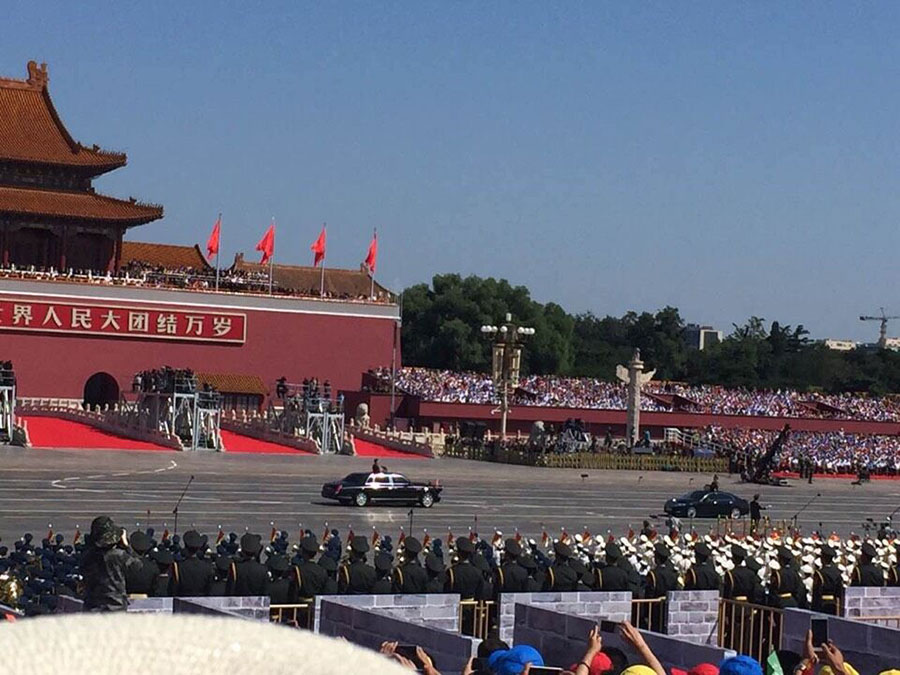 President Xi inspects the troops