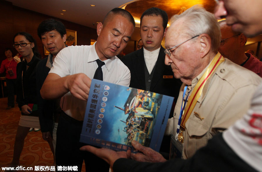 'Flying tigers' veterans mark war victory in Kunming