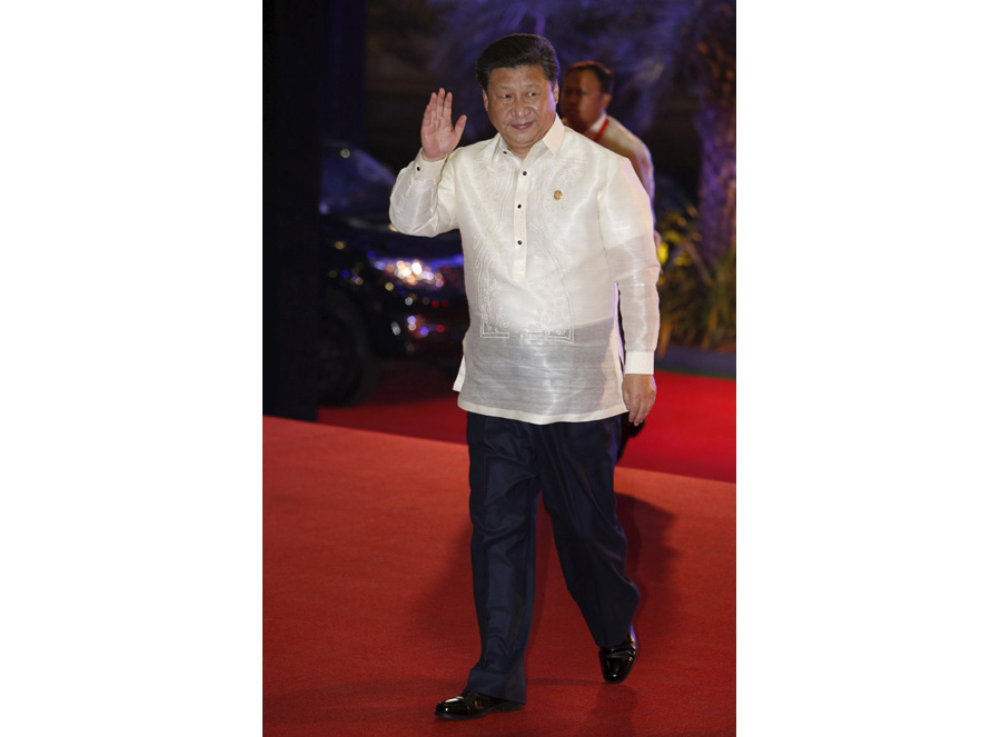 Leaders attend APEC welcome dinner