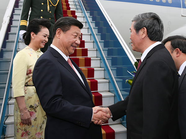 Chinese president arrives in Vietnam for state visit