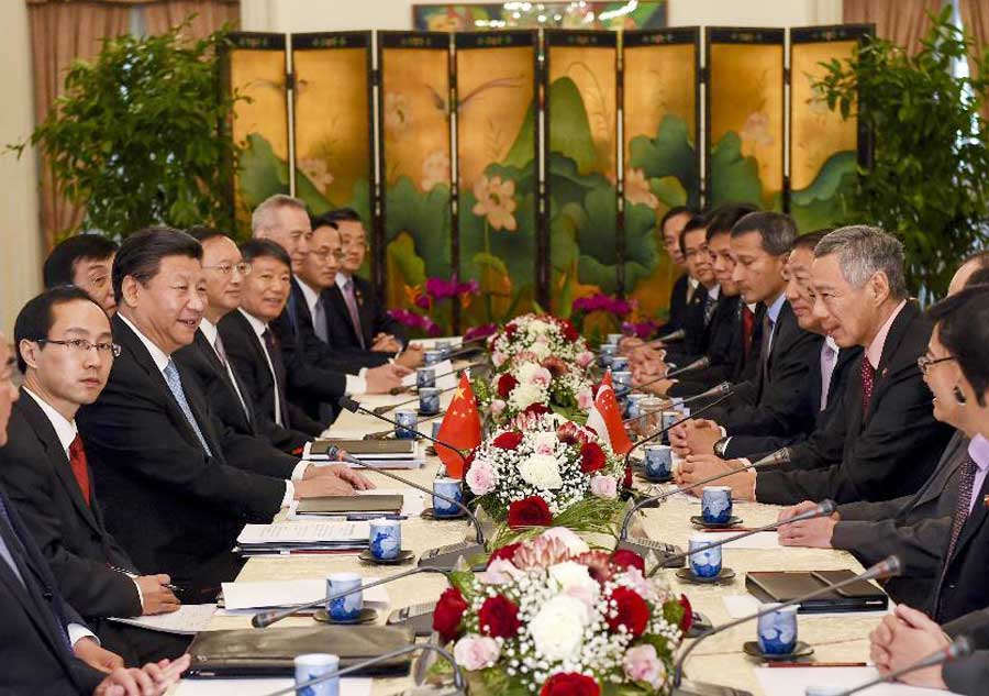 Xi meets Singaporean PM on ties, China-ASEAN cooperation