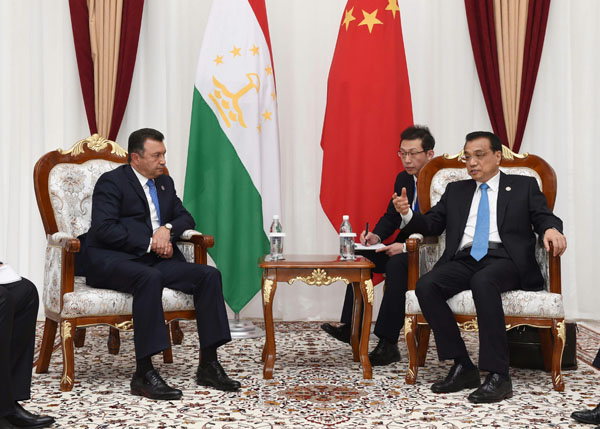 Premier Li Keqiang meets Tajik PM Kokhir Rasulzoda