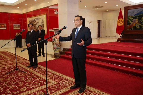 Premier Li conveys condolences to bombed embassy in Bishkek