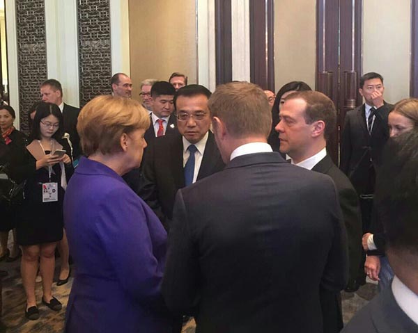 Premier Li addresses the 11th Asia-Europe Meeting Summit