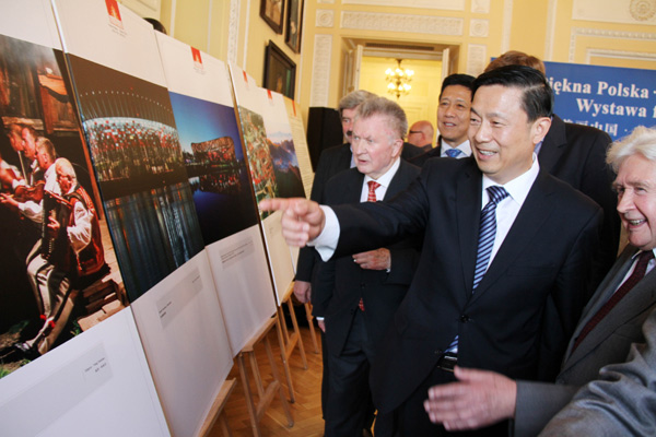 Poland's media say interest in China growing