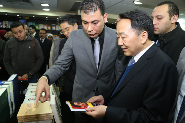 China showcases books in Arabic in Cairo exhibition