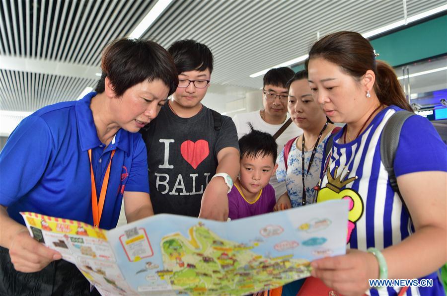 Xiamen opens volunteer service stations to greet upcoming BRICS Summit