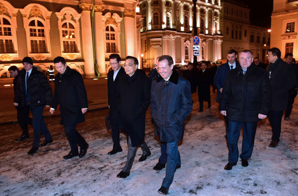 Premier Li visits the State Hermitage Museum