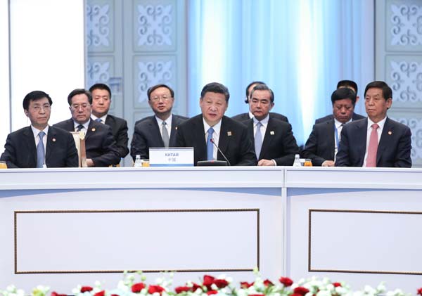 SCO leaders emphasize political, diplomatic means to settle regional conflicts