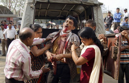 2 bomb blasts kill at least 7 in India