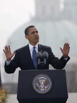 Obama lays out vision for nuke-free world