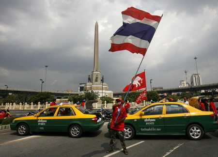 Thailand vows to protect summit from protesters