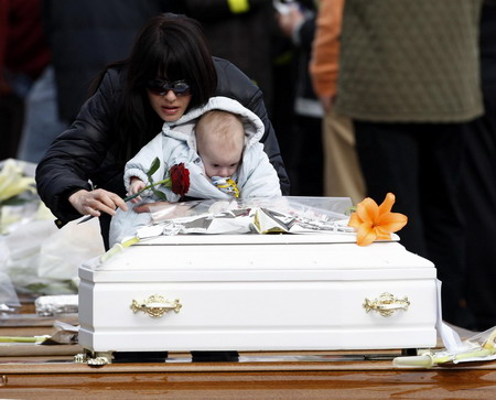 Italy holds state funeral as quake toll hits 289