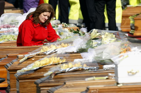 Italy holds state funeral as quake toll hits 289