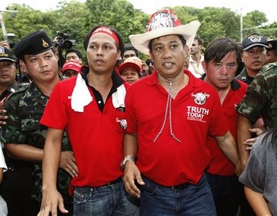 Thai police arrest summit protest leader