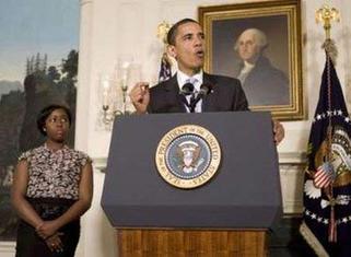 Obama touts plan to change college loan system
