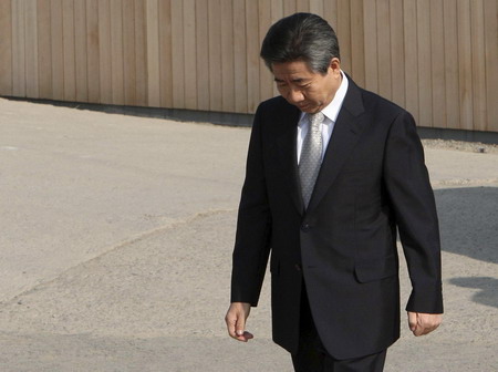 Ex-SKorean president says ashamed of probe