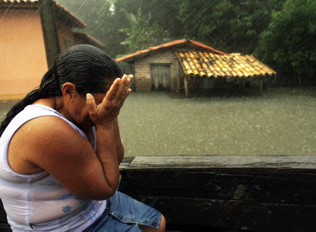 Floods ease in Brazil, over 300,000 homeless