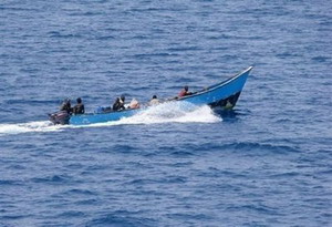 US Navy detains 17 suspected pirates