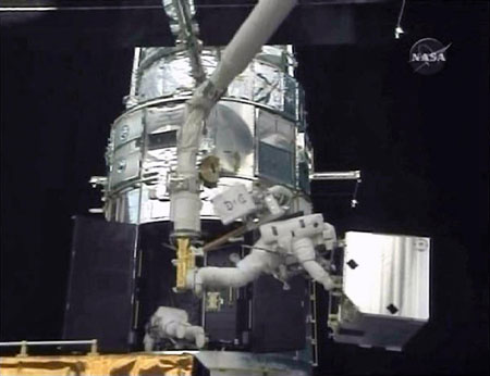 Spacewalkers pull off toughest Hubble repairs yet