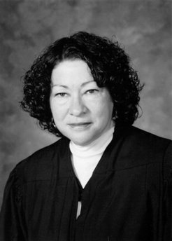 Obama nominates Sotomayor to high court