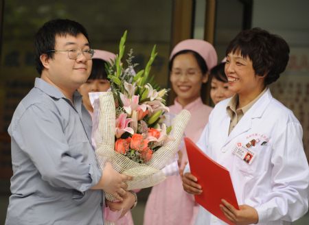 1st mainland flu patient leaves hospital