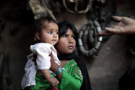 Kids living in war-torn Afghanistan