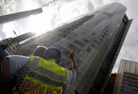 Sydney police arrest French spiderman