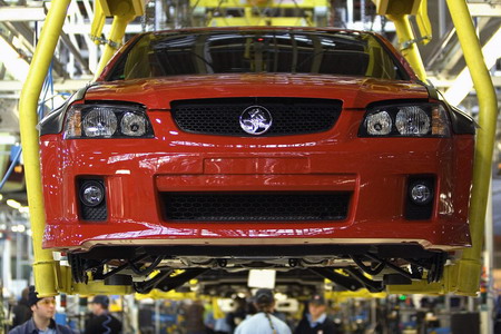 World auto industry reshuffles amid crisis