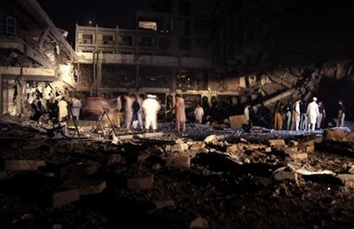 Bomb at Pakistan hotel kills at least 11