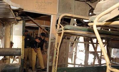 One killed, 35 hurt in SW Pakistan train bomb