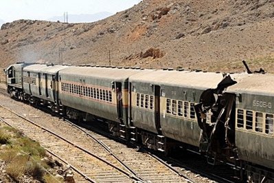 One killed, 35 hurt in SW Pakistan train bomb
