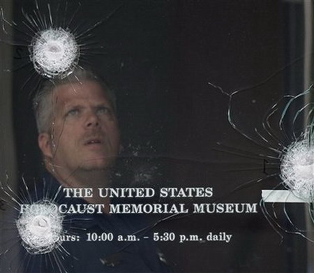 For accused museum shooter, a downward spiral