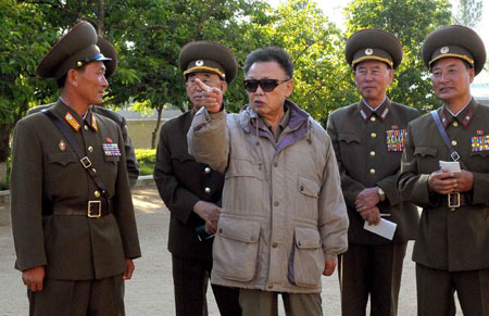 Kim Jong-il inspects infantry division command of KPA