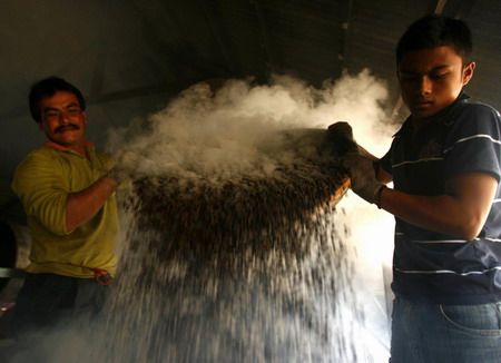 How coffee is produced in Indonesia