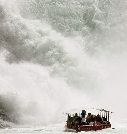 Sail in front of Rhine Falls