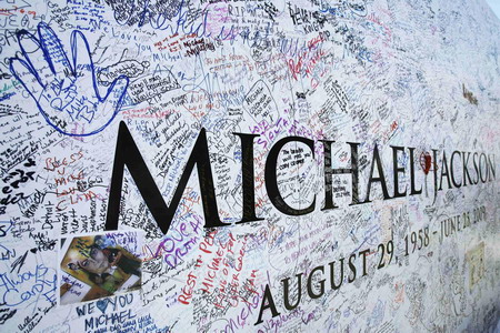 Michael Jackson's casket to be taken to memorial