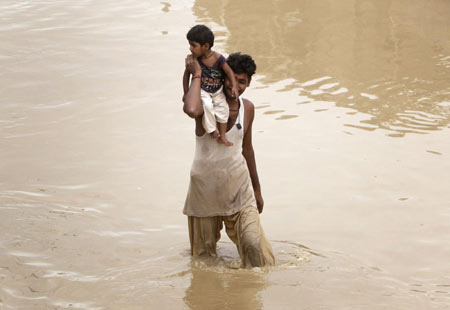 Heavy rain kills dozens in southern Pakistan