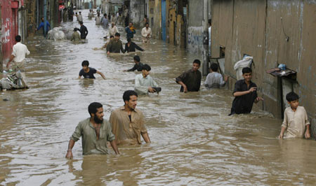 Heavy rain kills dozens in southern Pakistan