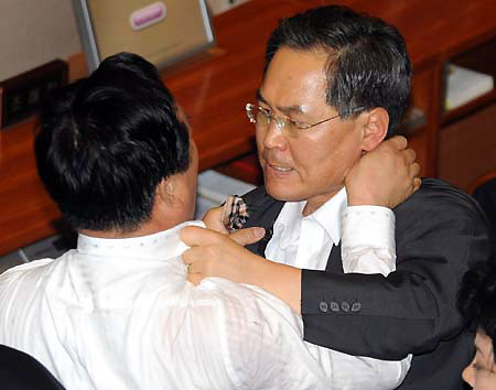 Brawl breaks out in South Korean parliament