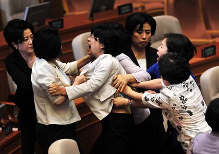 Brawl breaks out in South Korean parliament