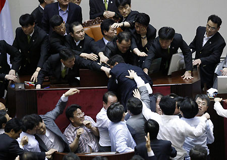 Brawl breaks out in South Korean parliament