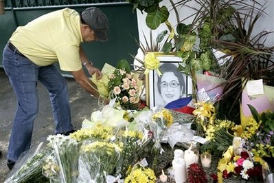 Former Philippine president Aquino dies