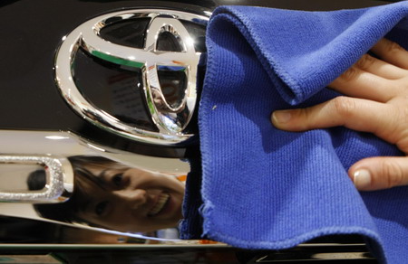 Toyota reports $819m quarterly loss