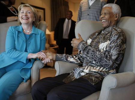 Hillary Clinton visits Nelson Mandela