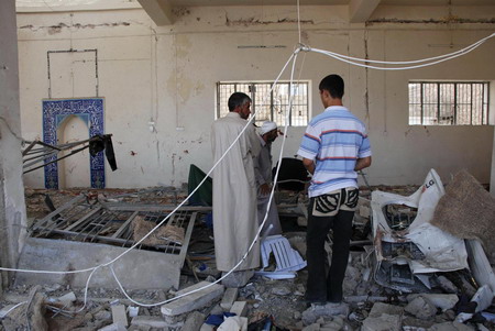 String of bombings kill 42 in Iraq