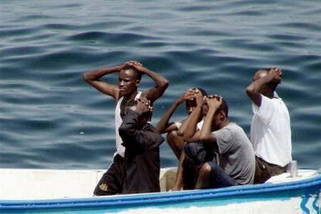 Egyptian crew overpower Somali pirates, kill 2