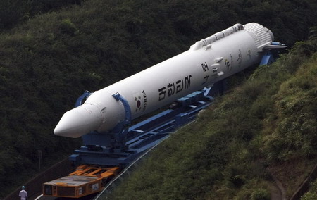 Seoul's 1st space rocket enroute to launch pad