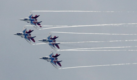 Russia air show kicks off despite of crash