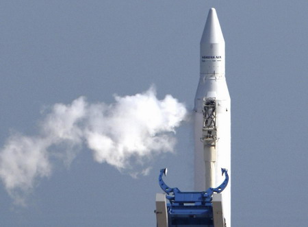 Glitch halts South Korea 1st rocket launch